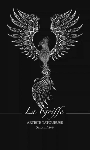 Logo officiel de La Griffe, artiste tatoueuse en salon privé à Seillons-Source-d'Argens, représentant un phénix en dotwork blanc sur fond noir.